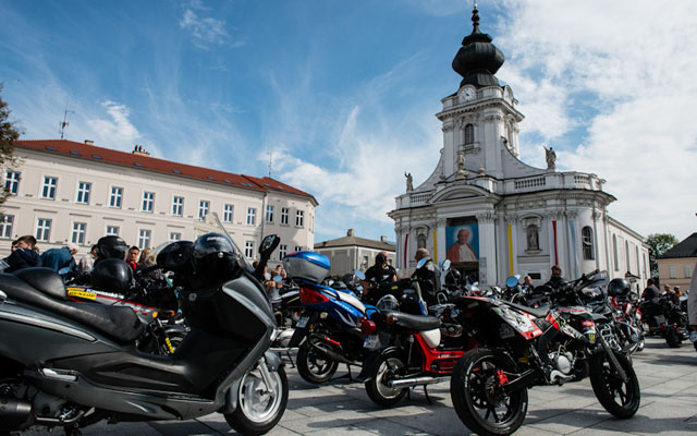 Motocykliści poznają Małopolskę. Przyjadą też do Wadowic