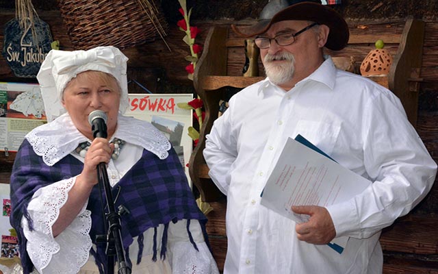 Hucznie obchodzono 150-lecie drewnianego domu w Tomicach