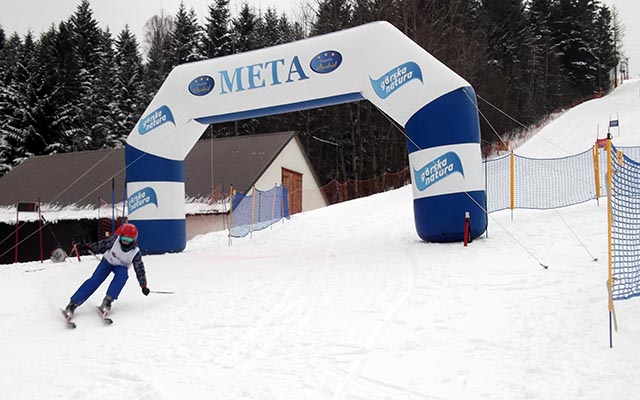 Prawie setka zawodników  w mistrzostwach w narciarstwie alpejskim