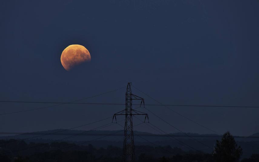 Superpełnia Księżyca i jego całkowite zaćmienie. Oglądaliście?