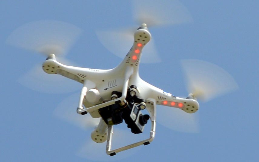 Bezpłatne warsztaty dla mieszkańców gminy Wieprz. Jest nauka pilotażu dronów