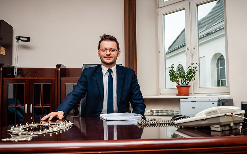 Cztery firmy zgłosiły się do remontu gabinetu burmistrza Bartosza Kalińskiego