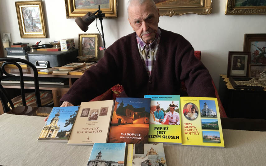 Napisał 7 książek o okolicy i papieżu. Warto do nich zaglądnąć