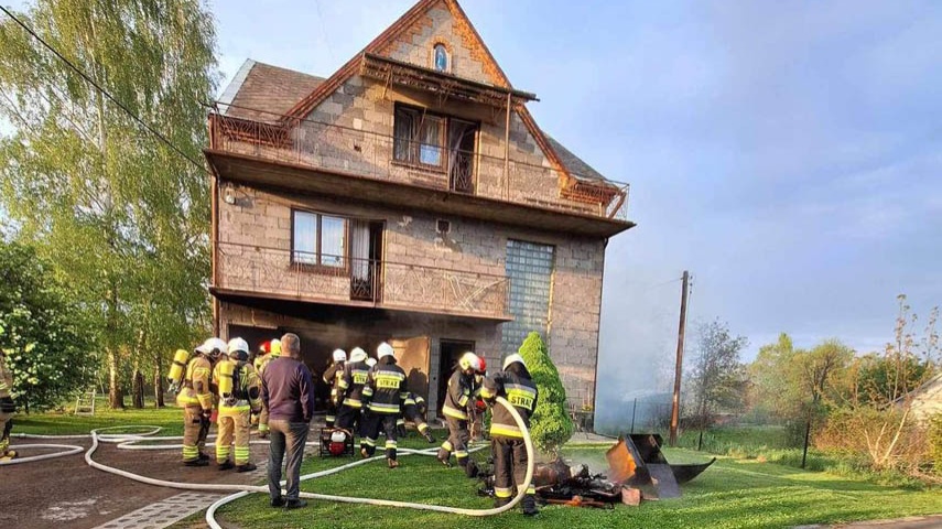 Pożar domu, ewakuowano mieszkańców